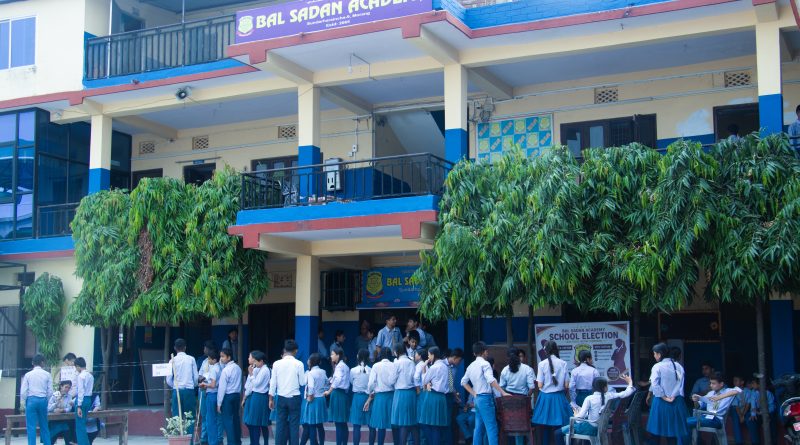 बाल सदन एकेडेमीमा लोकतन्त्रको अभ्यास विद्यार्थी नेतृत्व चयनका लागि नमुना निर्वाचन, शुक्रबार पदस्थापन बाल सदन एकेडेमीमा लोकतन्त्रको अभ्यास विद्यार्थी नेतृत्व चयनका लागि नमुना निर्वाचन, शुक्रबार पदस्थापन