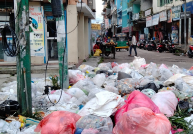 डम्पिङ साइट विवादले बिर्तामोड अस्तव्यस्त ,एक सातादेखि फोहोर संकलन बन्द, वैकल्पिक व्यवस्थापनको माग तीव्र डम्पिङ साइट विवादले बिर्तामोड अस्तव्यस्त ,एक सातादेखि फोहोर संकलन बन्द, वैकल्पिक व्यवस्थापनको माग तीव्र