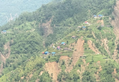 पाँचथरको च्याङथापूमा भीषण पहिरो : २६ घर उच्च जोखिममा, सडक र पूर्वाधारमा व्यापक क्षति