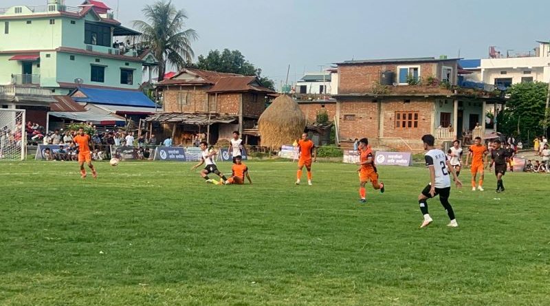 खोर्साने गोल्डकपले जगायो फुटबल उत्साह उद्घाटन खेलमै एपीएफलाई हराउँदै आरटी धरान सेमिफाइनलमा