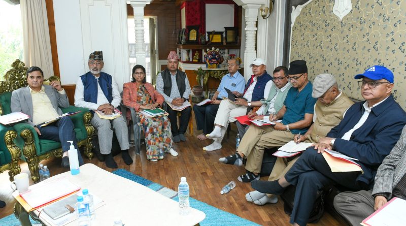 एमालेभित्र नेतृत्वबारे बहस तीव्र, सचिवालय बैठकमा ओलीमाथि दबाब बढ्यो
