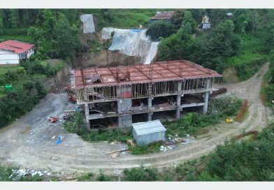ठेकेदारको लापरबाहीले खोटाङमा १५ शय्याको अस्पताल निर्माण अलपत्र