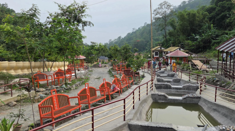 धरानमा ज्येष्ठ नागरिक उद्यान आकर्षणको केन्द्र बन्दै, दैनिक बढ्दै पर्यटकको चहलपहल