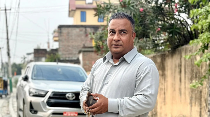 विराटनगरमा अभिषेक गिरीको घरमा प्रहरीको छापा, अवैध हतियारको आशंकामा खानतलासी