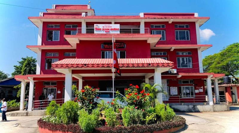 सहकारी बचत फिर्ताको माग लिएर प्रशासन पुग्न थाले झापाका बचतकर्ता