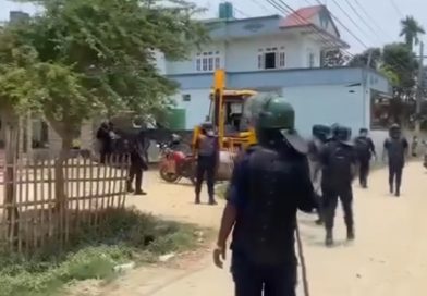 दुर्घटनामा संलग्न ट्याक्टर छुटाउन प्रहरीमाथि आक्रमण, सर्लाहीमा दुई पक्राउ
