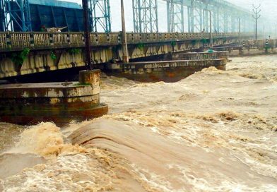 सप्तकोसीमा पानीको बहाव बढ्यो, कोसी ब्यारेजका २१ वटा ढोका खोलिए