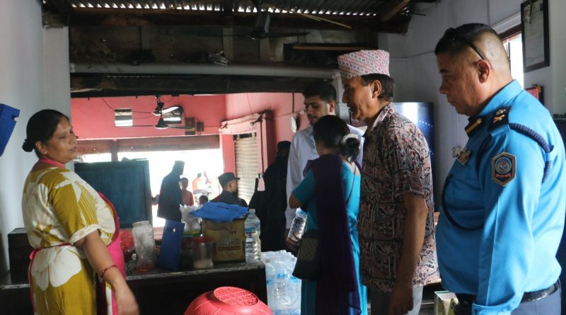 धनकुटामा होटल अनुगमन : अखाद्य सामग्री बरामद, काफ्ले होटललाई १५ हजार जरिवाना